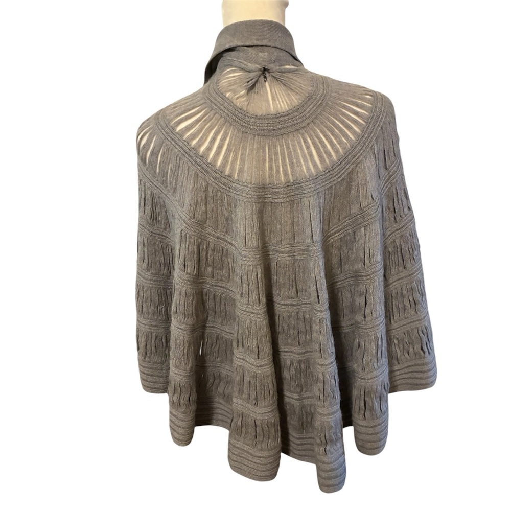 Vintage 1960s Lana Handloomed Wool Cape Shawl Austria Gray Knit Shawl S-L Rare! - Picture 3 of 10